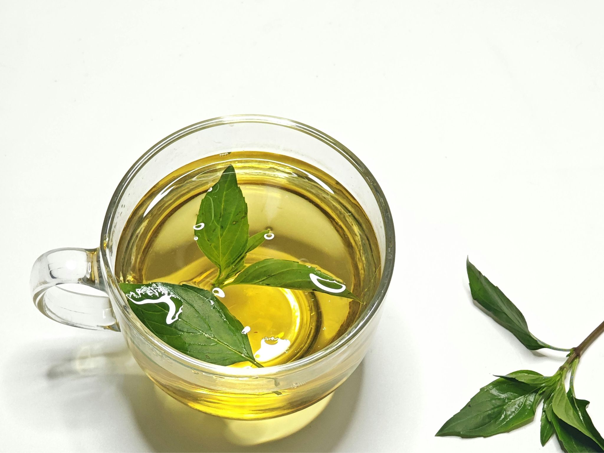 Goodbye Allergies: A Natural Cure Using Stinging Nettle